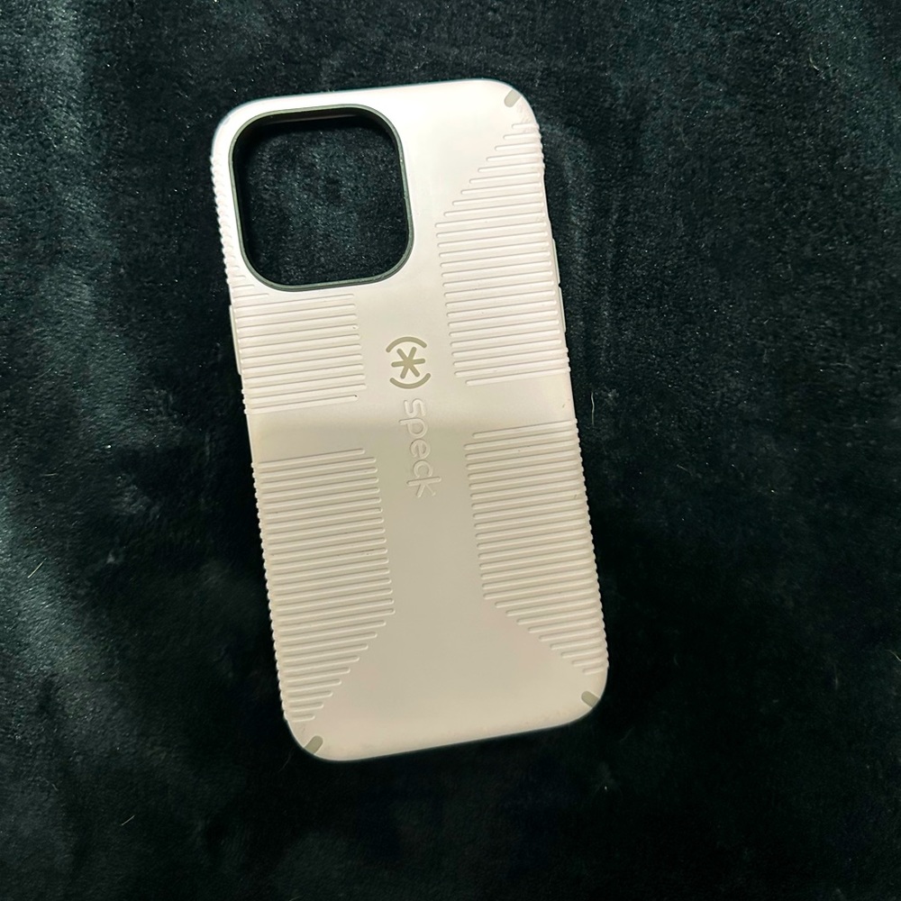 Light pink speck case -iphone 14 pro max